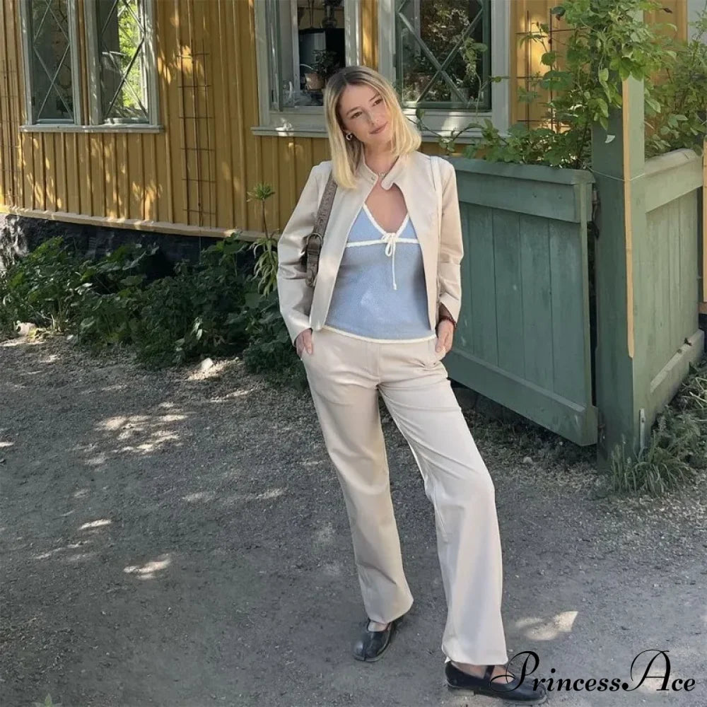 Deep V-Neck Stylish White Seam Top