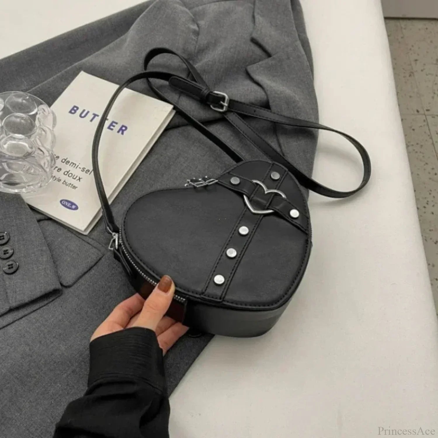 Heart Shaped PU Leather Shoulder Bag Black shoulder-250126