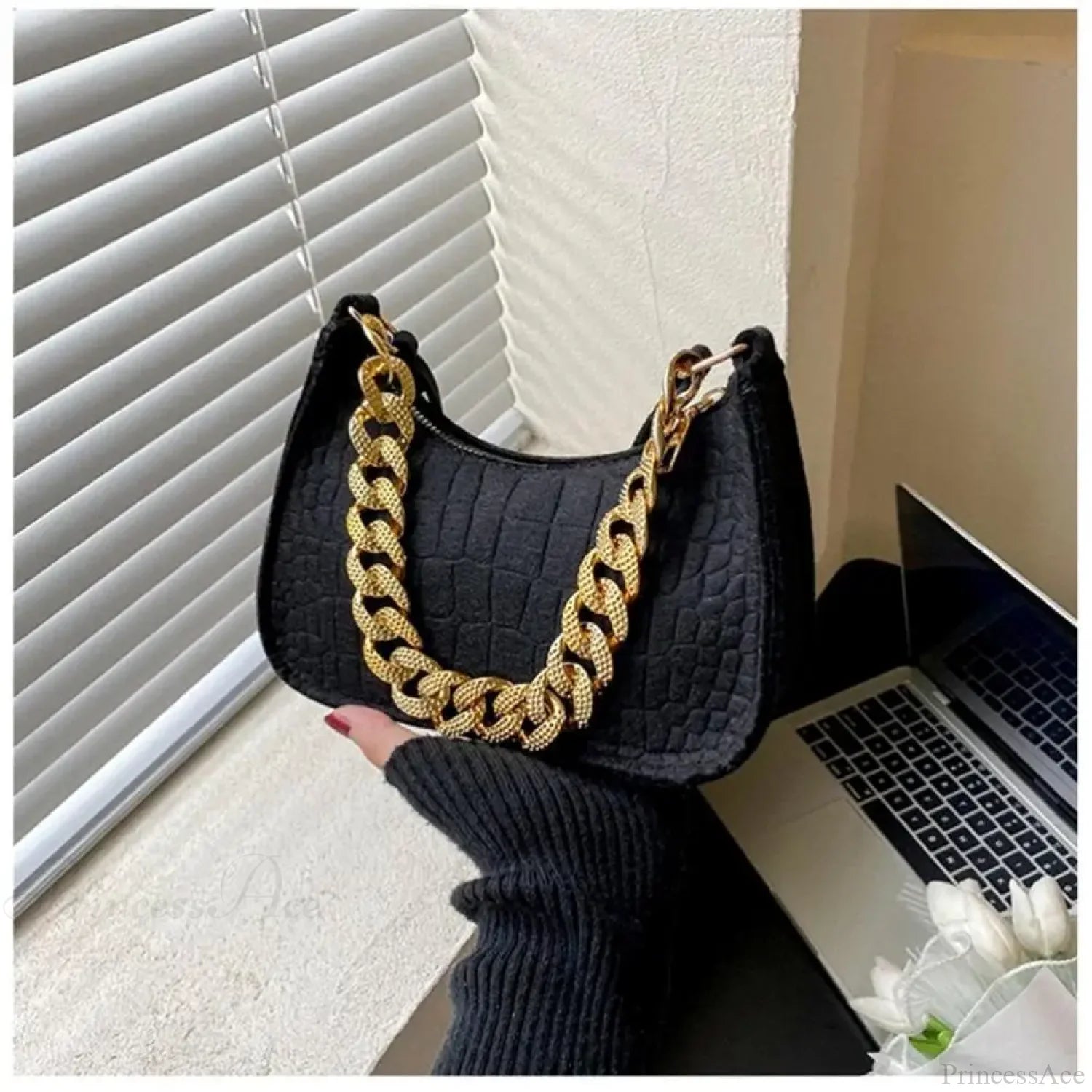 Luxury Metal Chain Shoulder Handbag Elegant Clutch handbag-250126