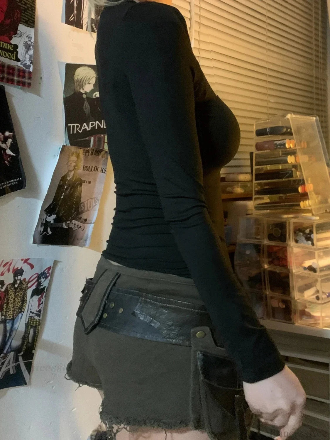 Net Empty Sleeve Knit Top