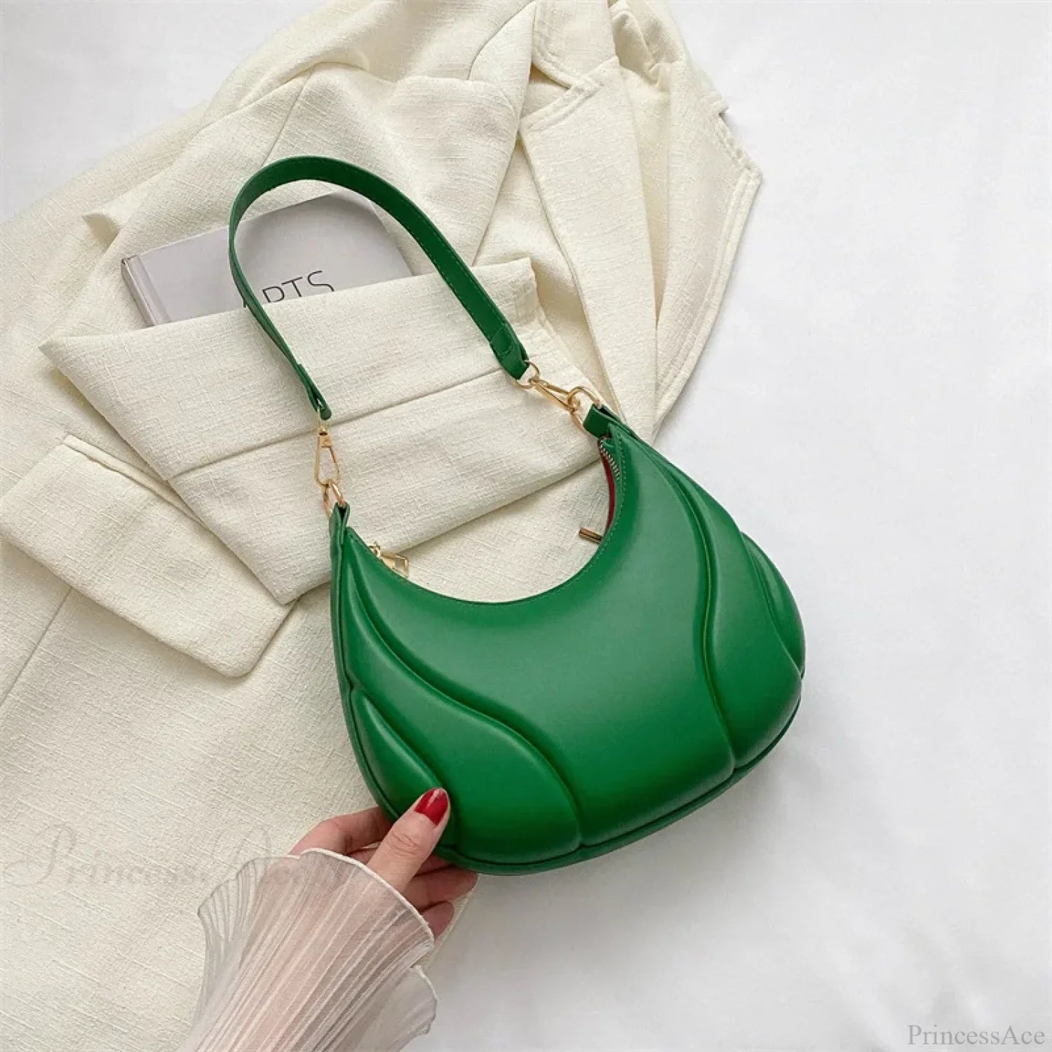 Retro Solid Color Saddle Leather Shoulder Bag Green shoulder-250126