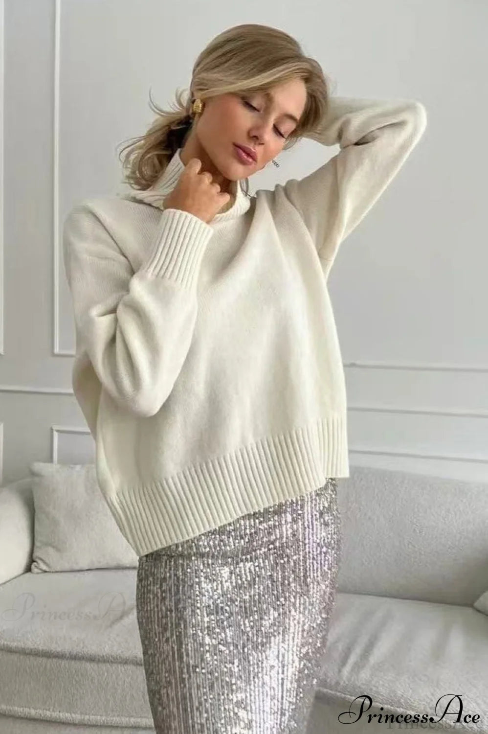 Solid Thick Short Turtleneck Loose Sweater Beige / M